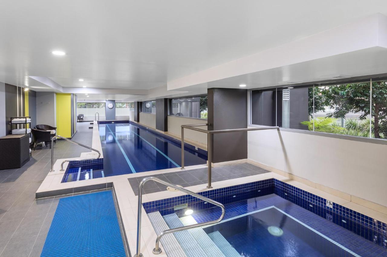 Meriton Suites Zetland Sydney Luaran gambar The pool at the University of Western Australia